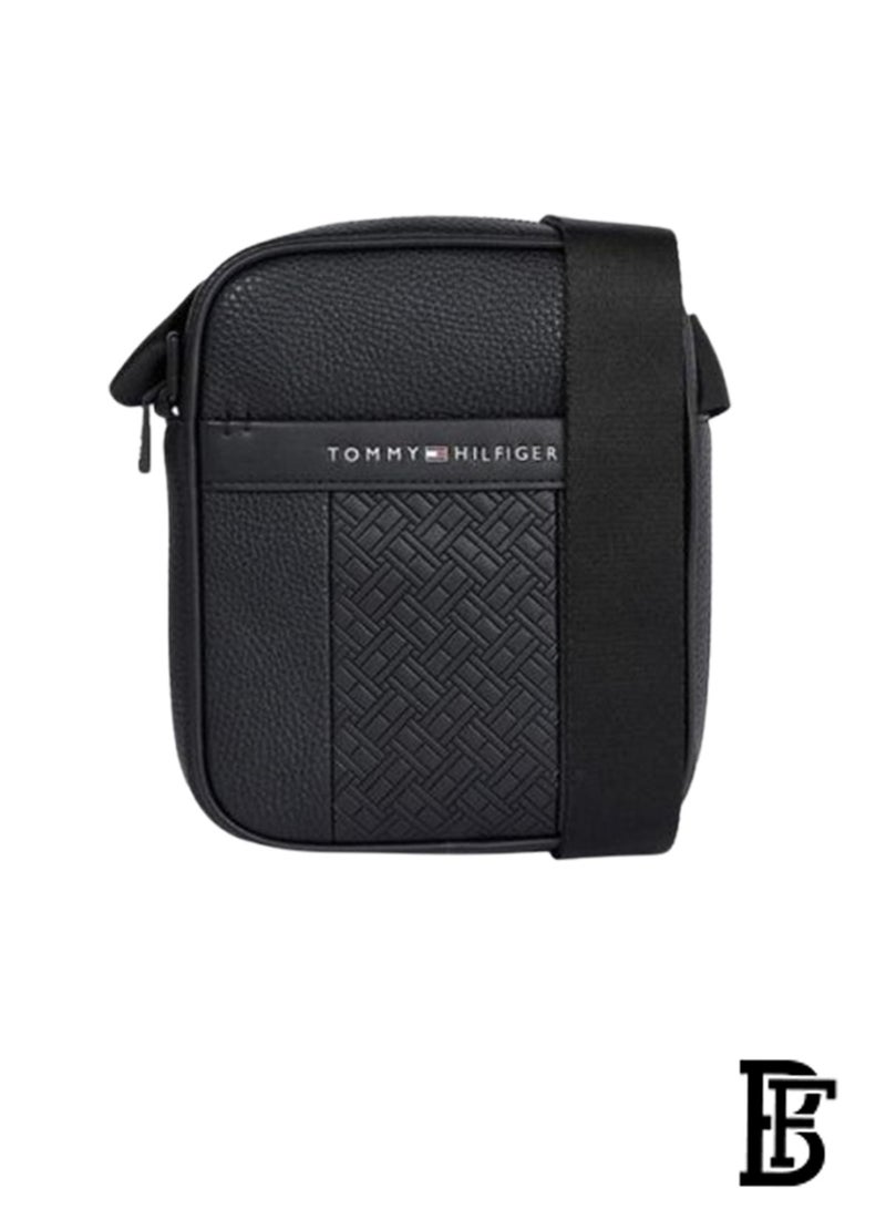 Tommy Hilfiger Plus Tommy Hilfiger 0L48D3137 Central Mini Reporter Bag Black  - Image 1