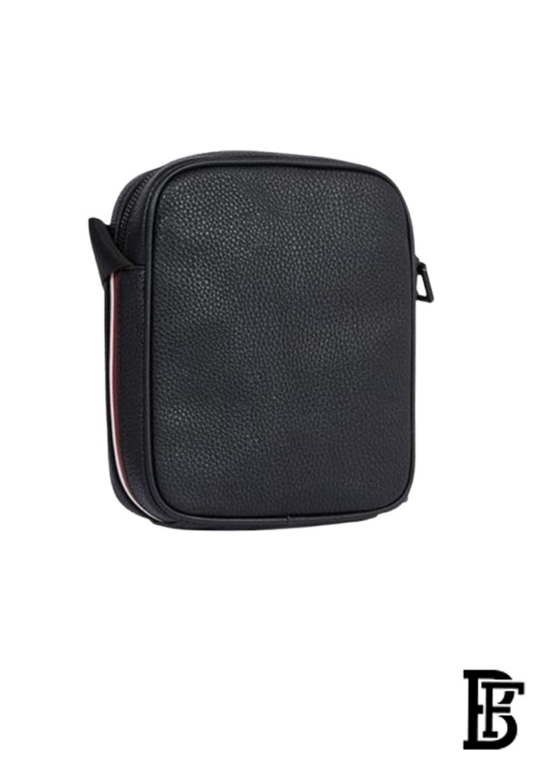 Tommy Hilfiger Plus Tommy Hilfiger 0L48D3137 Central Mini Reporter Bag Black  - Image 2