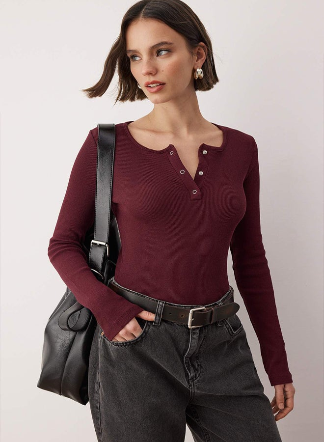 trendyol Burgundy Snap Fitted/Fitted to the Body Corded Fabric Flexible Knitted Blouse - Image 1