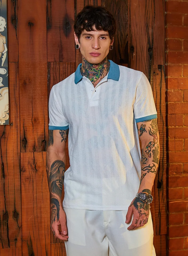 Campus Sutra Men's White & Blue Contrast Texture Polo T-Shirt For Casual Wear | Polo Neck | Short Cuffed Sleeves | Half-Button Closure | T-Shirt Crafted With Comfort Fit For Everyday Wear