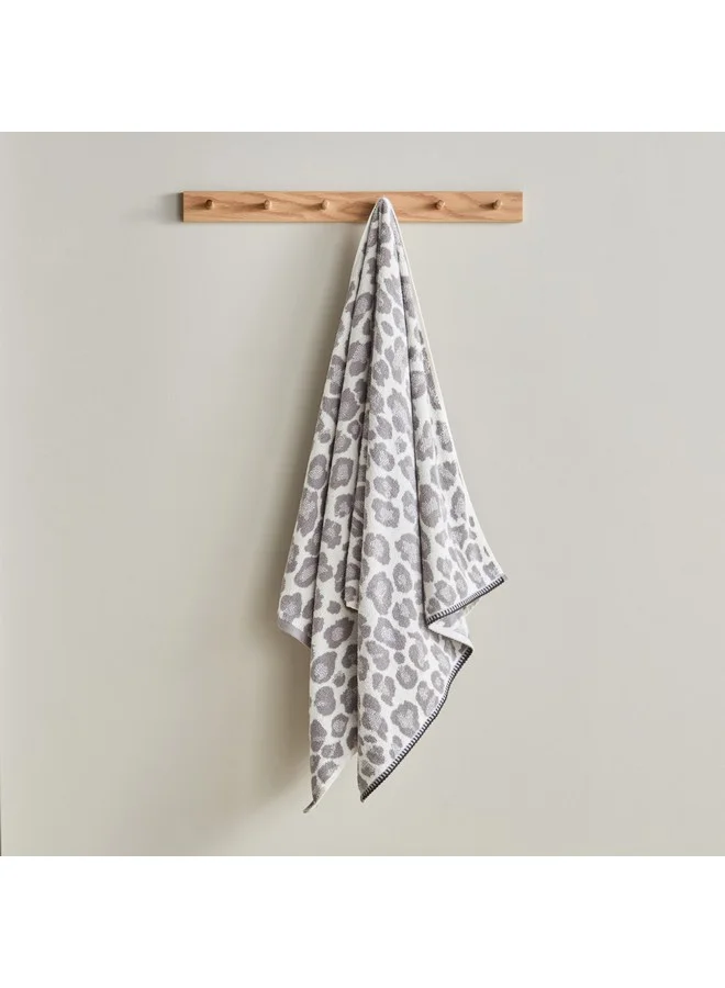 Home Box Opulence Leopard Yarn Dyed Jacquard Turkish Cotton Bath Towel 140 x 70 cm