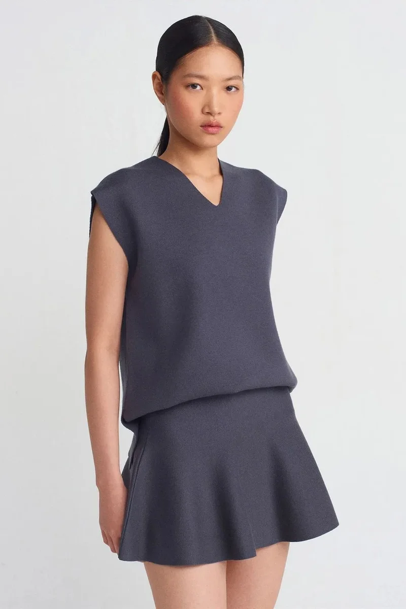DILVIN Women's Ribbed V-Neck Sweater Vest