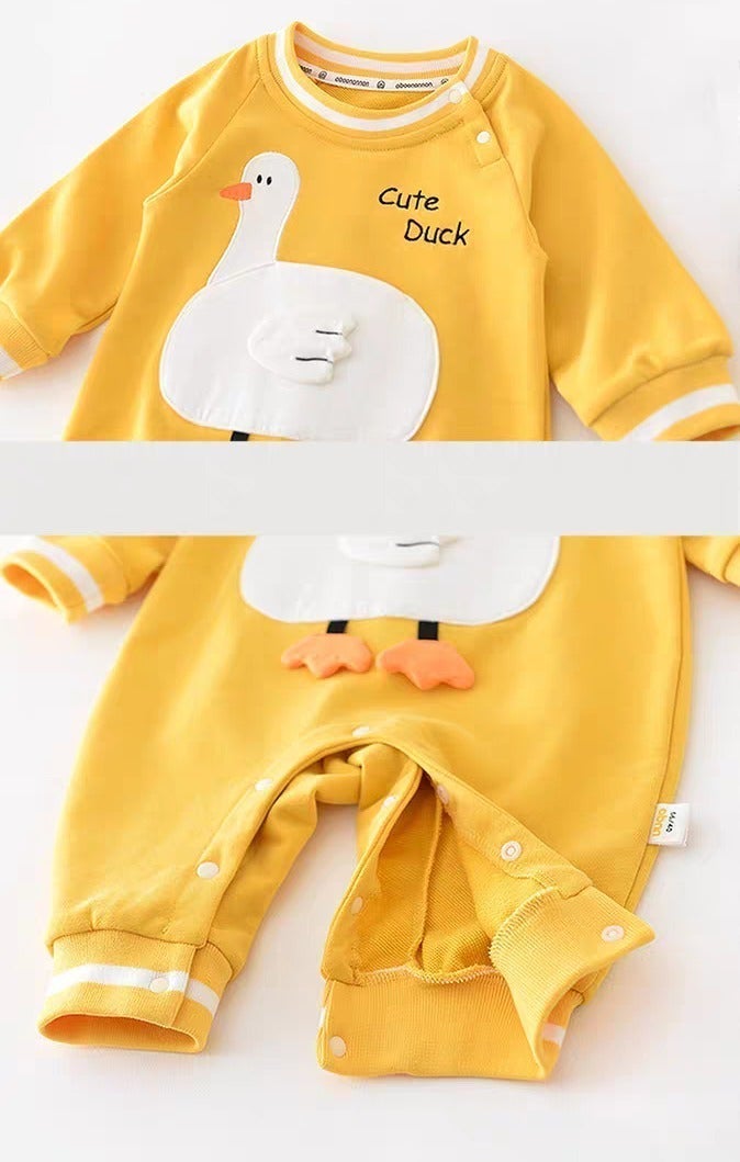 Premium Duck-Themed Baby Gift Set – 8-Piece Newborn Hamper with Travel Suitcase, Soft Cotton Outfits, Bucket Hat u0026 Plush Toy – Ideal 1st Birthday u0026 Baby Shower Gift for Boys u0026 Girls - Image 4