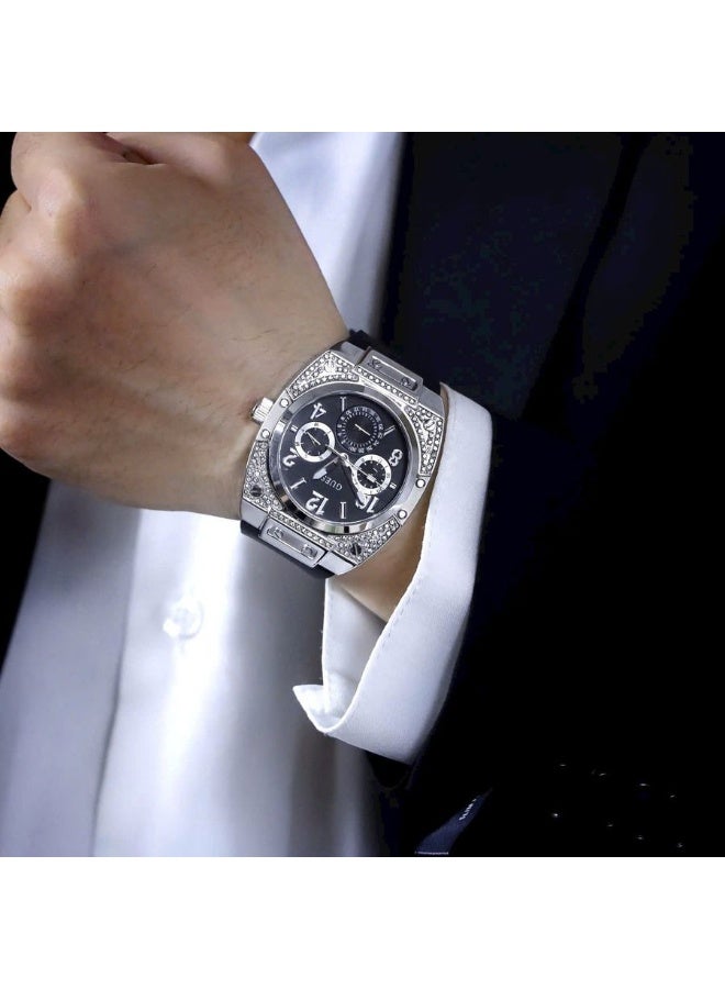 GUESS ساعة رياضية للرجال بحزام أسود من السيليكون بقرص فضي مرصع بالألماس GW0623G1 - Image 5