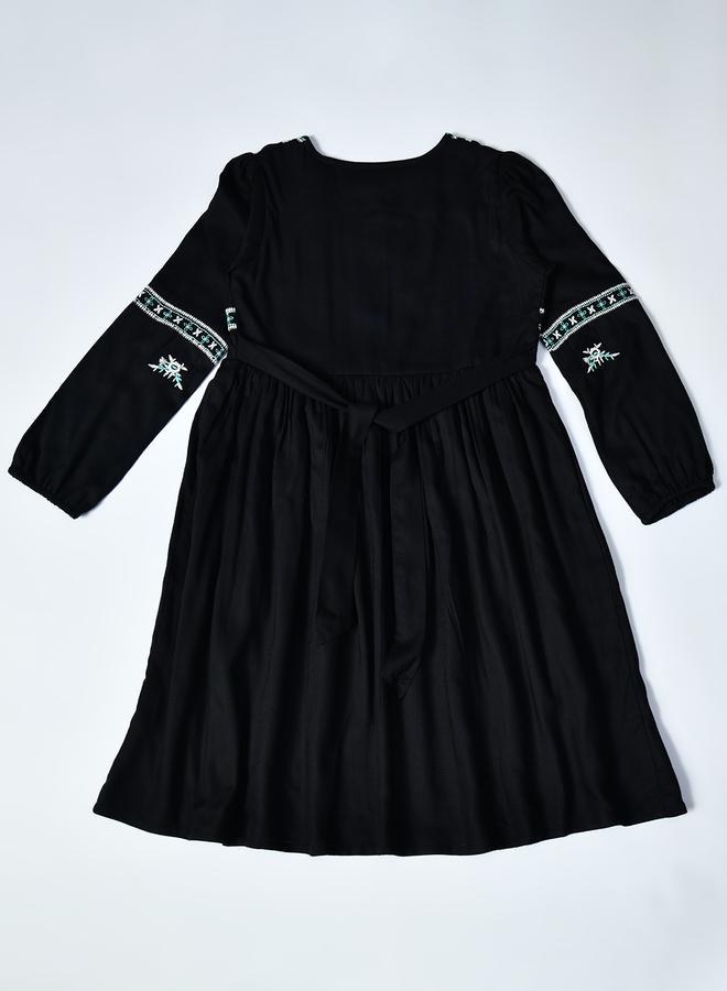 BELLA MODA Embroidered Accent Dress - Image 3