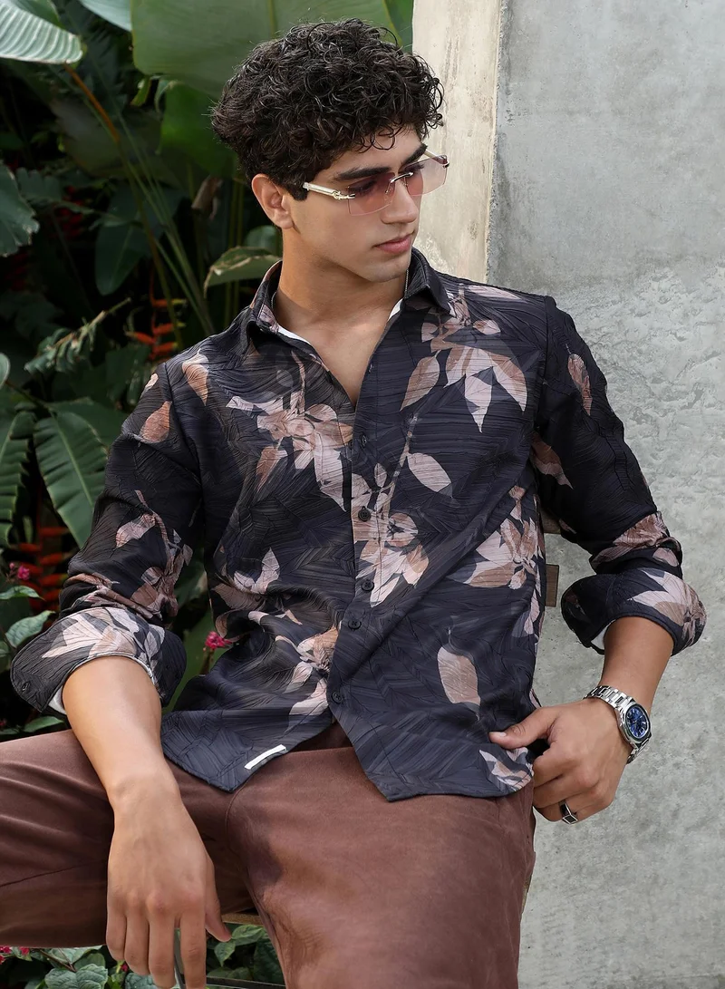 Campus Sutra Campus Sutra Men Imprinted Foliage Textured Shirt | Textured Botanical Print With Spread Collar & Full Sleeve | Polyester Blend Crinkled Fabric | Club & Casual Wear | Midnight Black