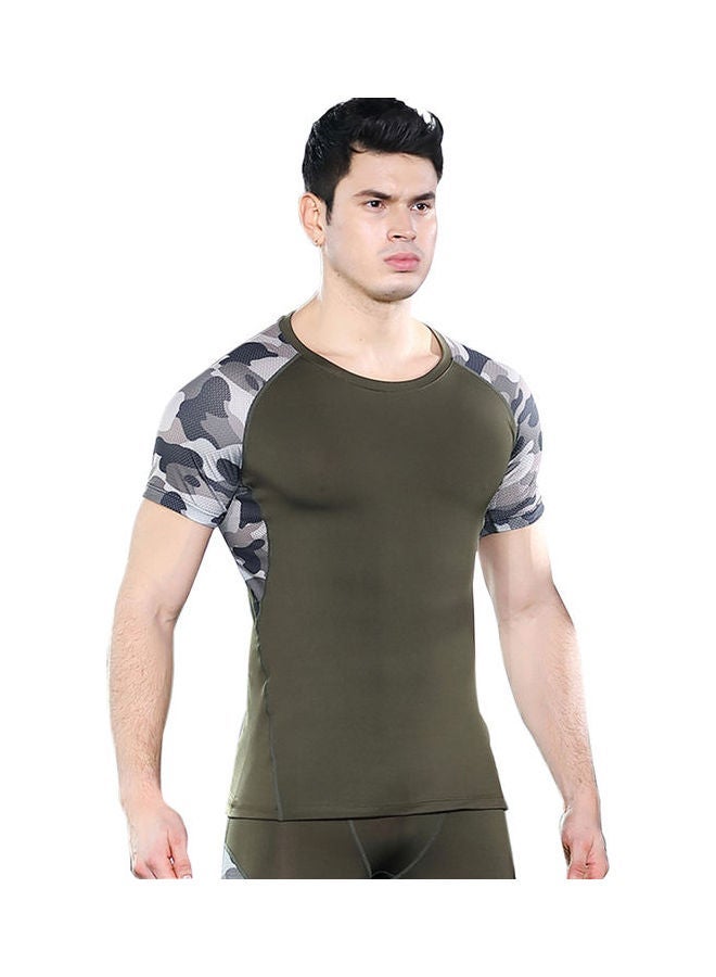 نيبمينينت تيشيرت ضغط رياضي بطبعة كاموفلاج أخضر - Image 1