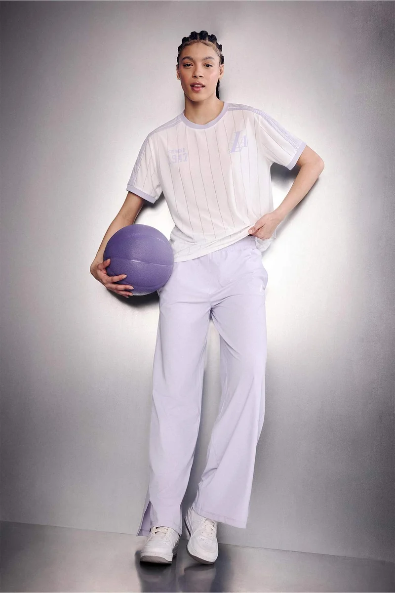 ديفاكتو Regular Fit NBA Los Angeles Lakers Short Sleeves T-Shirt