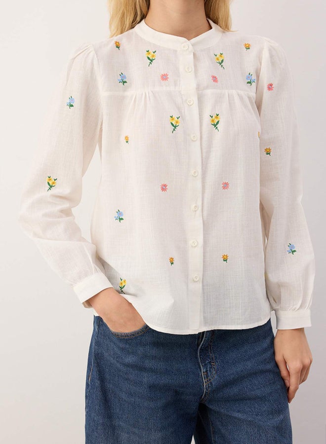 trendyol Ecru Embroidery Detailed Regular Fit Woven Shirt TWOSS23GO00152 - Image 3