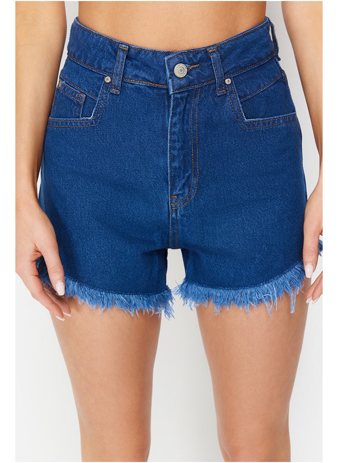 trendyol شورت جينز وبرمودا من قماش الدنيم الأزرق 100% قطن TBESS22SR0395  - Image 4