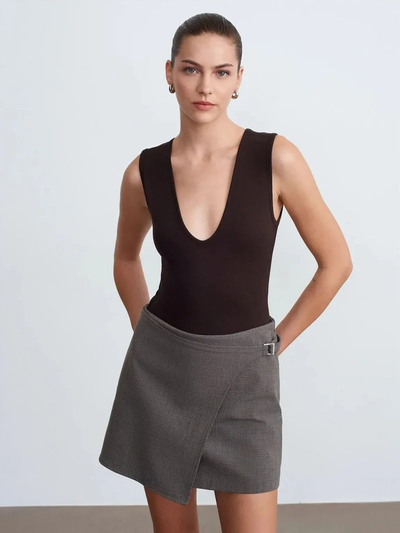 ديلفين Dilvin Sleeveless Slim-Fit U-Neck Bodysuit