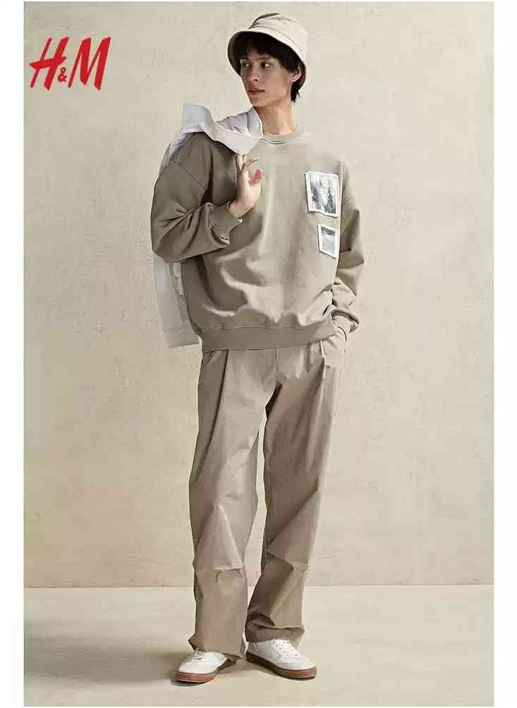 H and M - HM New Fashionable Casual Round Neck Loose American Long Sleeved Sweatshirt - Image 1
