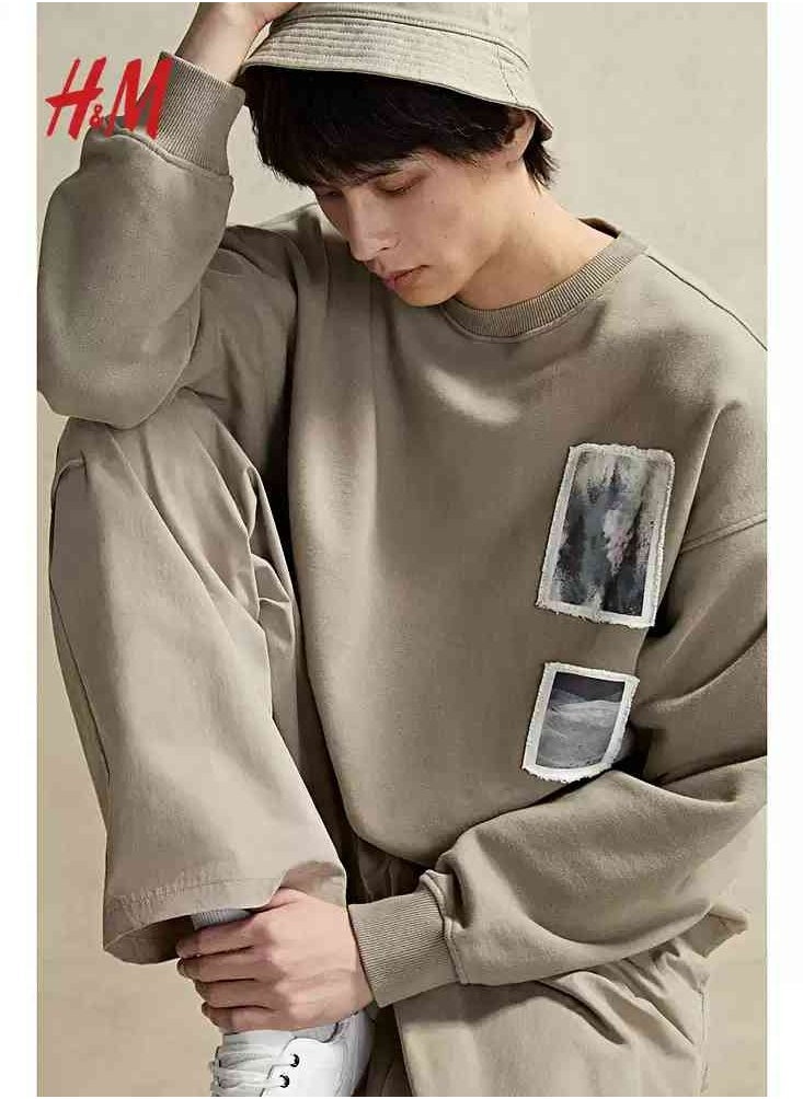 H and M - HM New Fashionable Casual Round Neck Loose American Long Sleeved Sweatshirt - Image 1