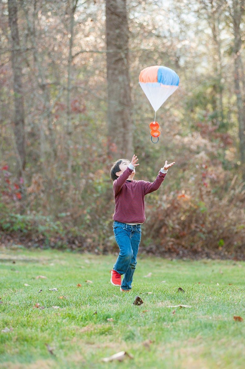 Djubi ParaShoot - The Ultimate Outdoor Launching Toy for Kids and Adults - Perfect Family and Outdoor Party Activity for Ages 8+ - Image 4