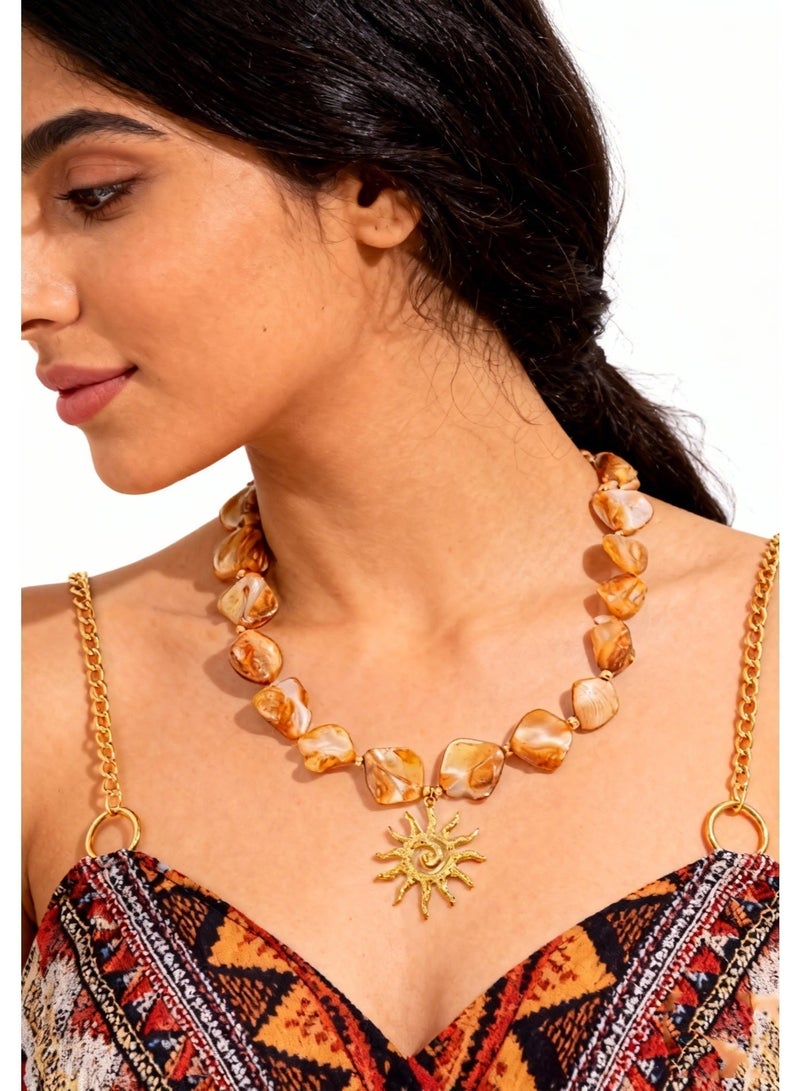 DAEVO Boho Shell Sun Pendant Necklace for Women Statement Choker Ethnic Jewelry for Beach Vacation & Festival Wear - Image 1