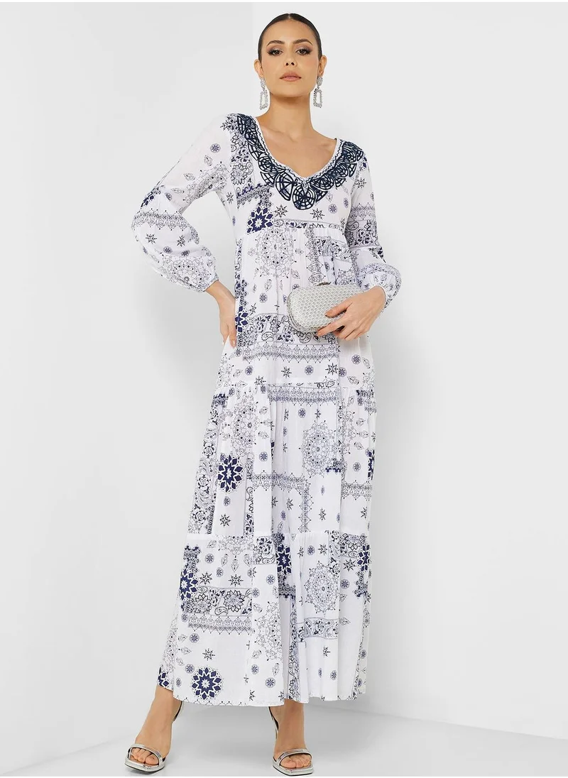 ARABIAN CLOSET Embroidered V-Neck Jalabiya