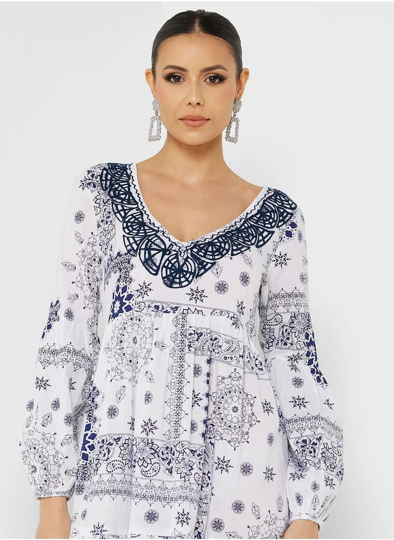 ARABIAN CLOSET Embroidered V-Neck Jalabiya