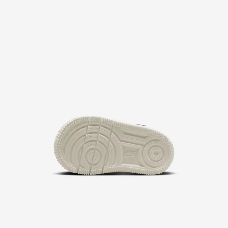 Nike Kids' Force 1 Low LV8 EasyOn Shoes