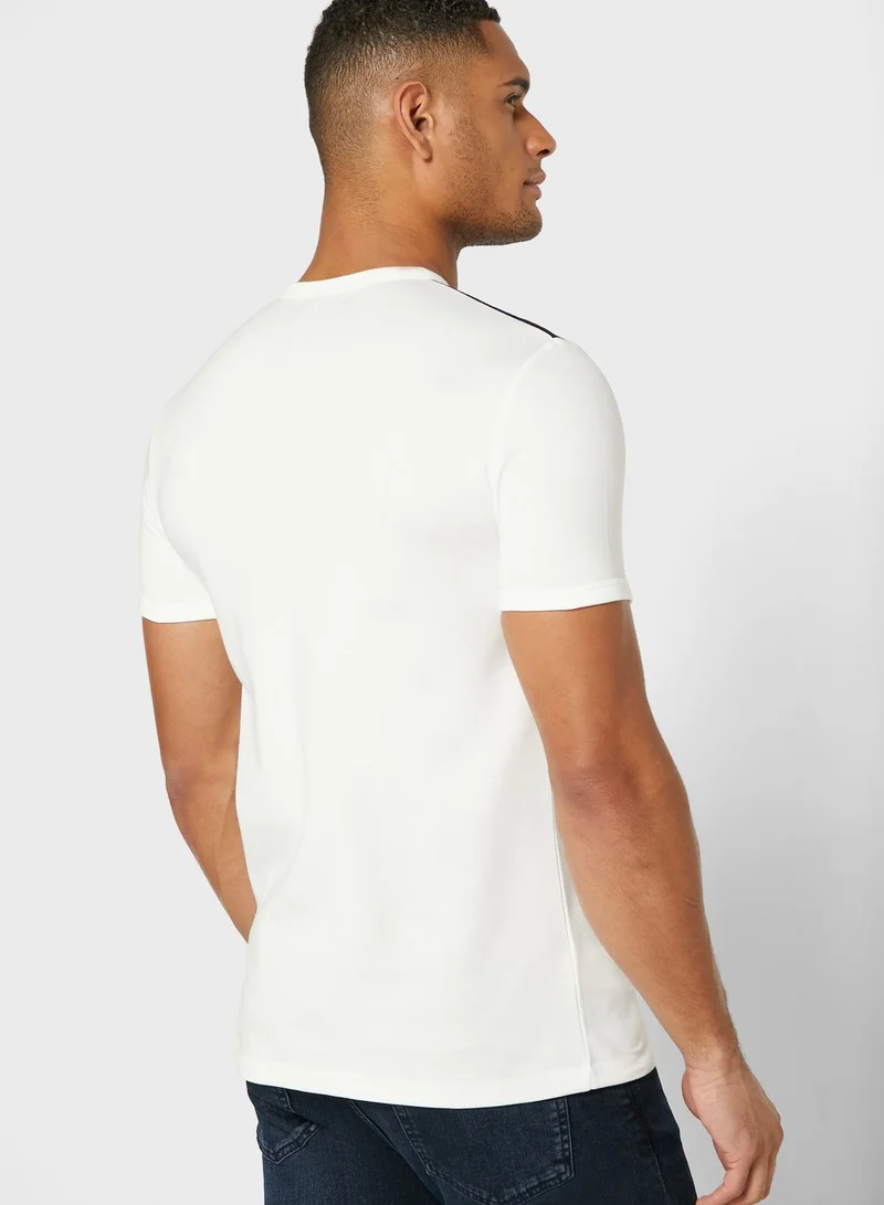 FRED PERRY Pocket Detail Crew Neck T-Shirt