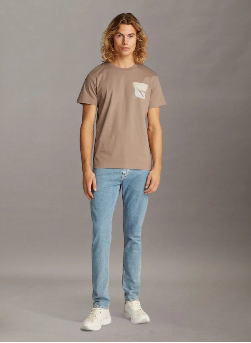 كالفن كلاين جينز تيشرت مزين بحروف كلفن كلاين - Image 4