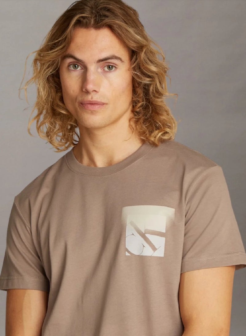 كالفن كلاين جينز تيشرت مزين بحروف كلفن كلاين - Image 3