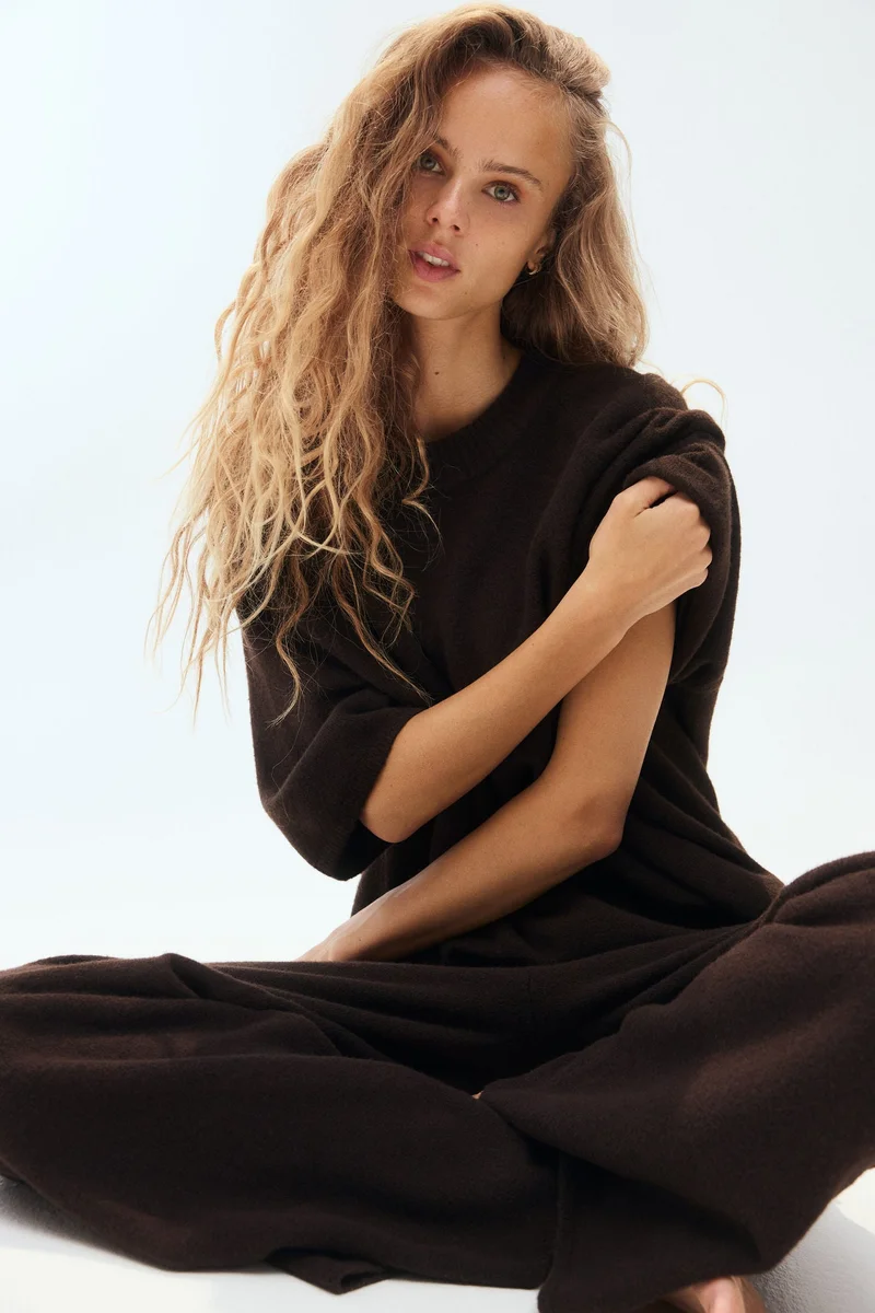 اتش اند ام كنزة بأكمام قصيرة