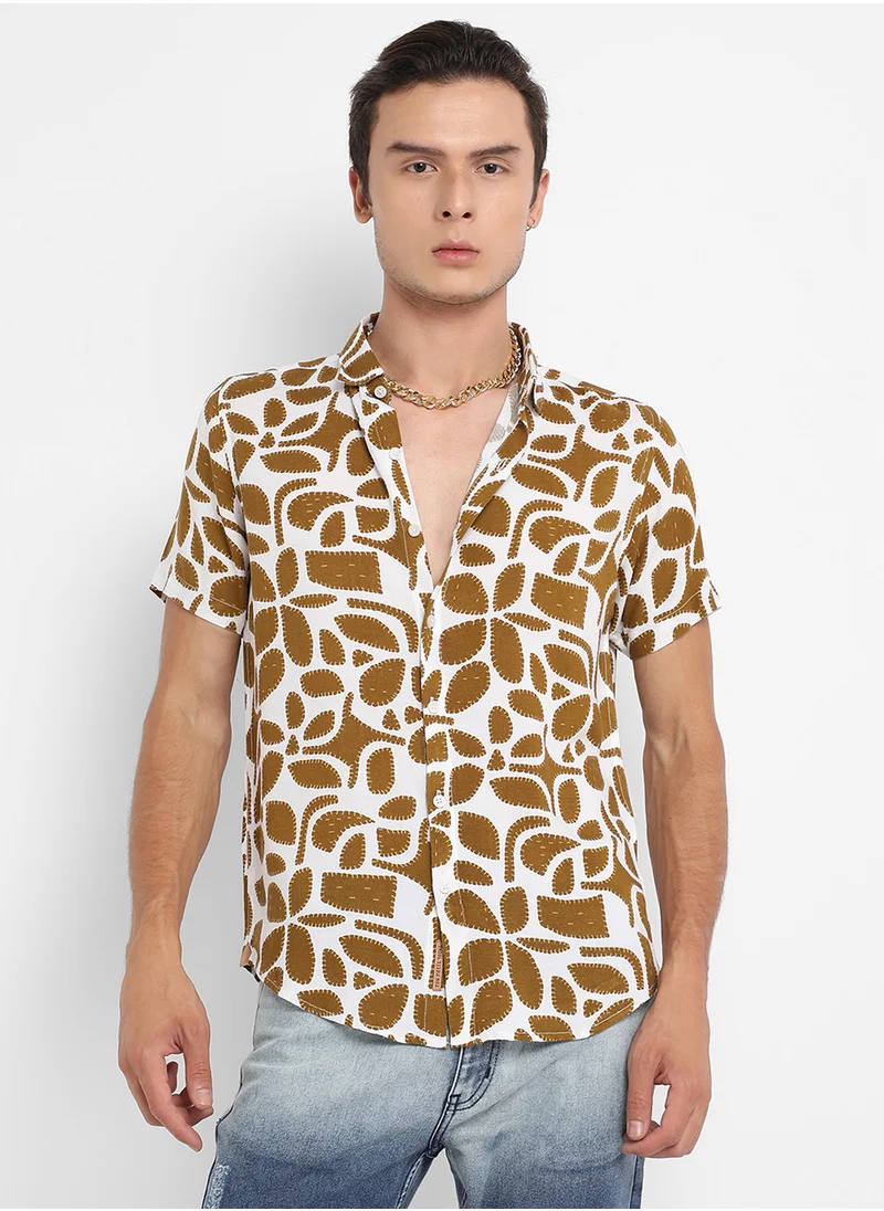 كامبوس سوترا Men's White & Brown Contrast Block Shirt