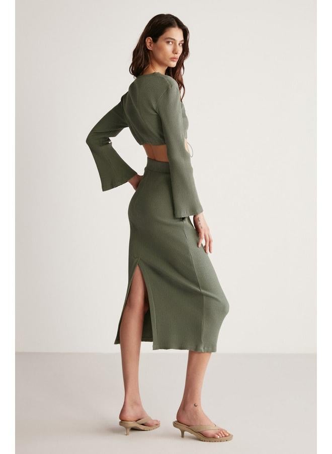 Ethiquet LAUREN Women's Slim Fit Zip-Detail Midi Khaki Skirt. - Image 3