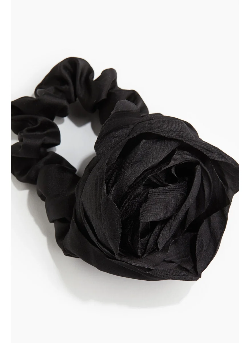 H&M Flower Scrunchie