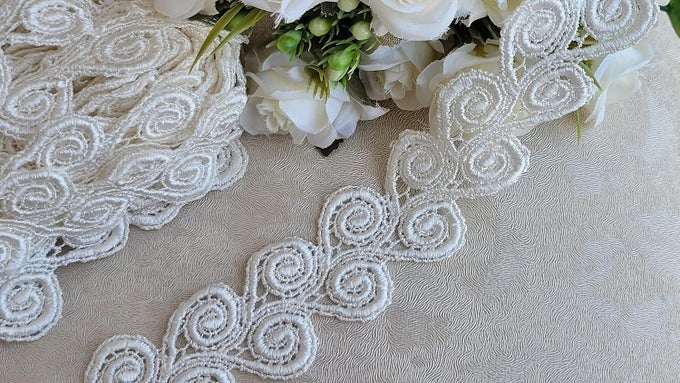 5 YARD WHITE EMBROIDERY LACE RIBBON FABRIC FOR DECOR AND SEWING DUPATTA TOP SAREE BRIDAL PARTY DIY CLOTHING/ACCESSORIES