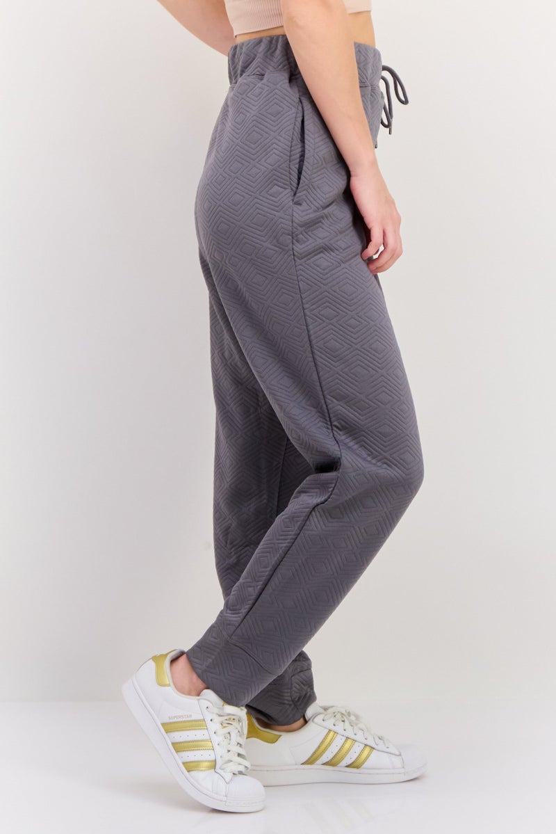 NINE WEST سروال جوجر للنساء بتصميم عادي مع حبل سحب ونمط ماسي، رمادي - Image 2