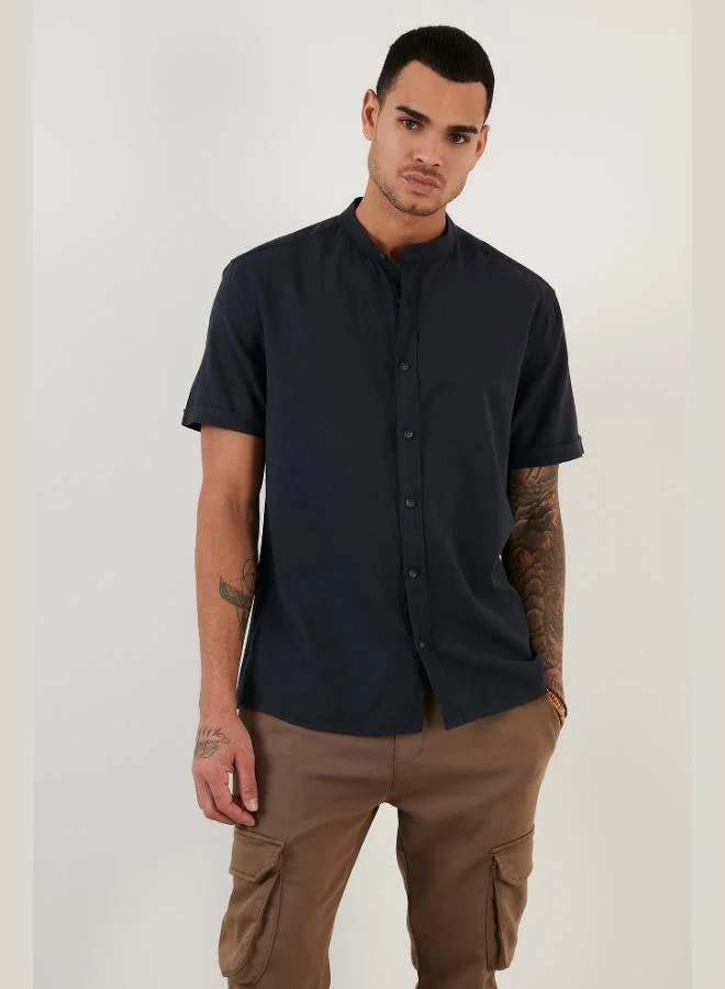 بوراتي قميص رجالي بياقة ماندرين وأكمام قصيرة من قطن بلمسة كتان