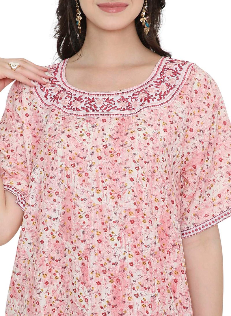 هانا آند سارا فستان جلابية عربي مطرز بطبعة زهور صغيرة ورقبة - Image 3