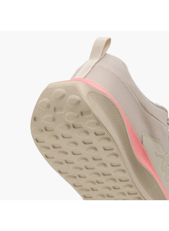 أحذية رياضية نسائية بتفاصيل شعار وإغلاق برباط