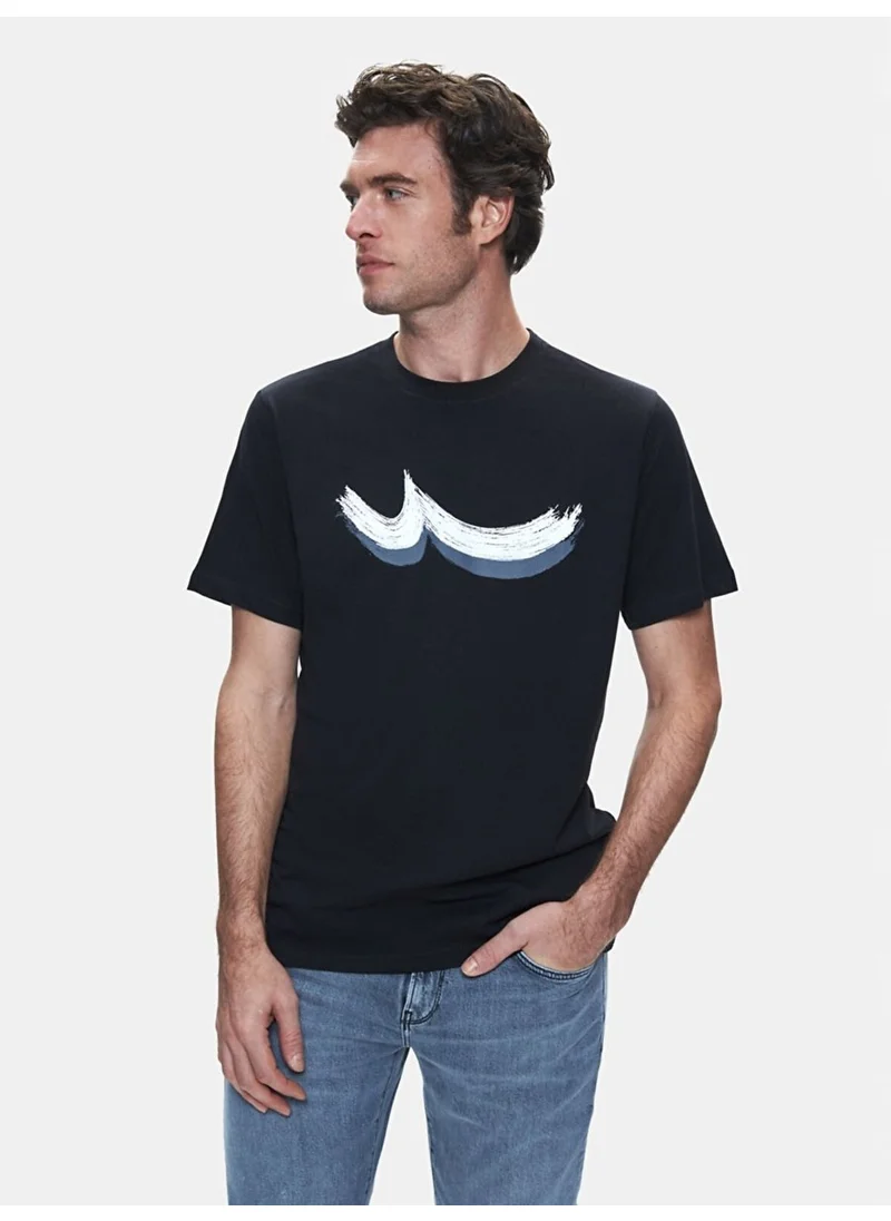 إل تي بي Black T-Shirt