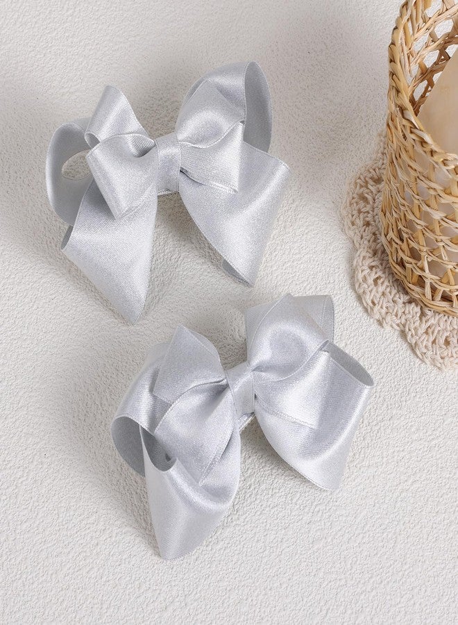 ميروكش مجموعة من قطعتين من فيونكات الشعر الفضية اللامعة، بطول 4 بوصات، مزودة بمشابك شعر على شكل فيونكات لامعة، مناسبة للفتيات الصغيرات والمراهقات، ولحفلات الزفاف، والعودة إلى المدرسة، وعيد الحب، ورأس السنة الجديدة، كهدية مميزة. - Image 2