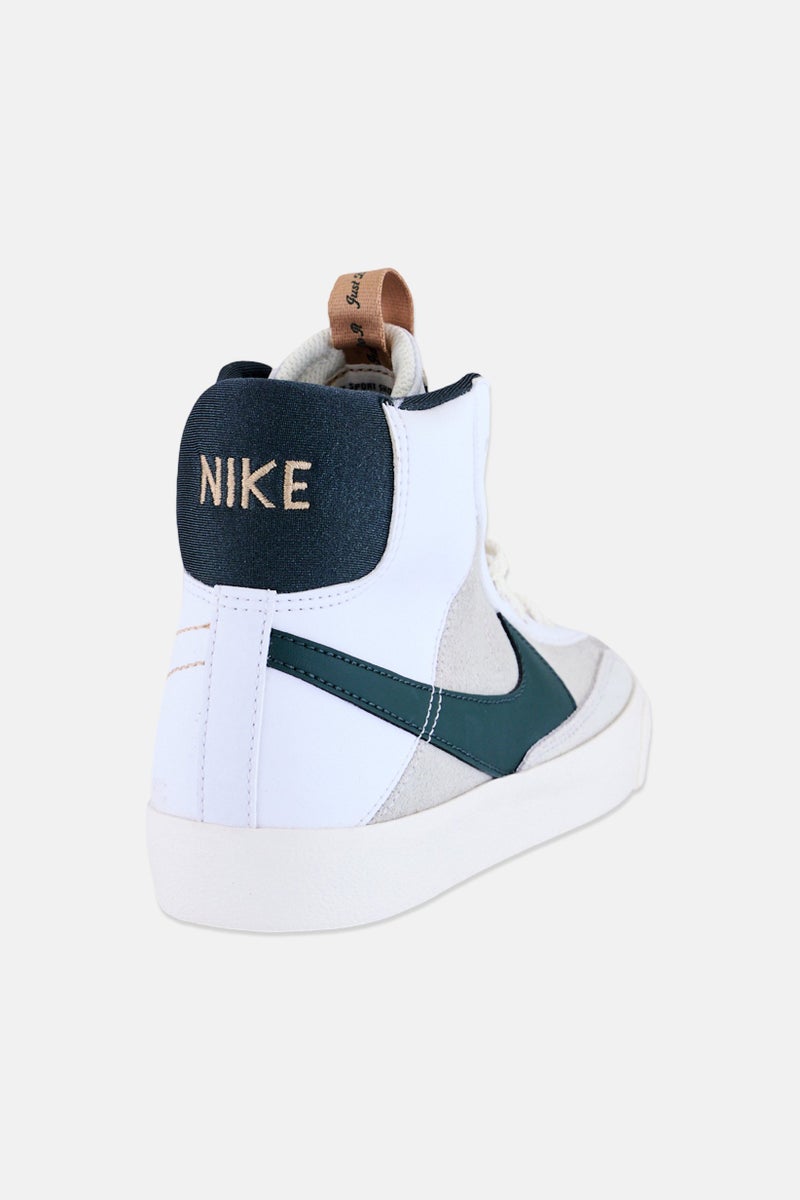 Nike Kids Boy Blazer Mid 77 Lace Up Outdoor Shoes, Multicolor - Image 2