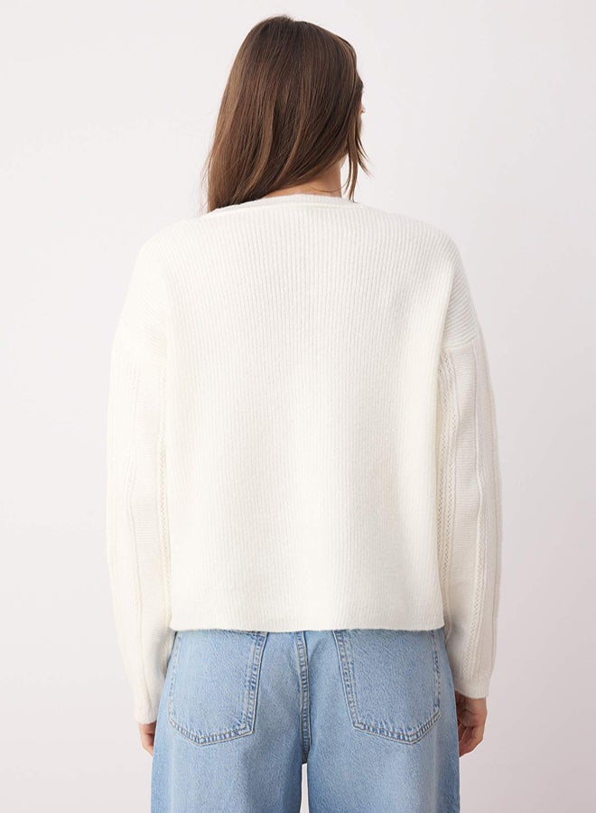 trendyol Ecru Soft Texture Sleeve Embroidery Detail Wide Pattern Knitwear Cardigan - Image 4