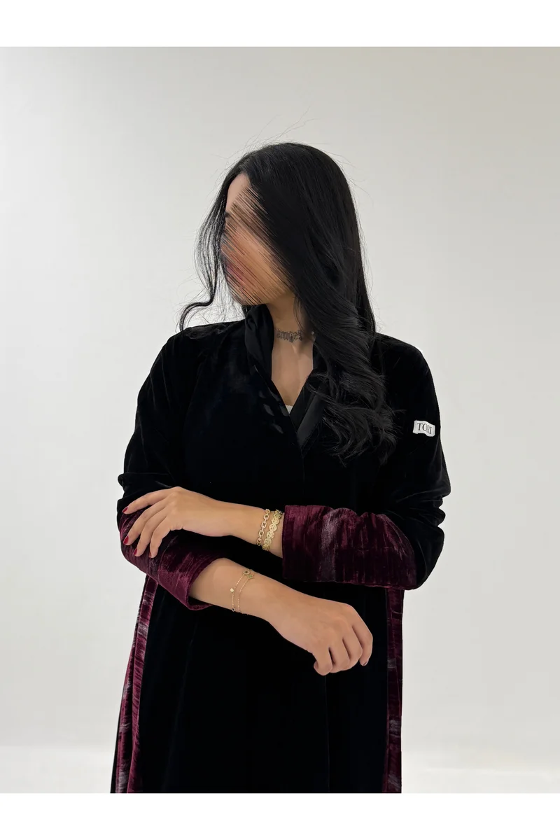 Tori-abaya Black velvet abaya with maroon printed velvet inserts