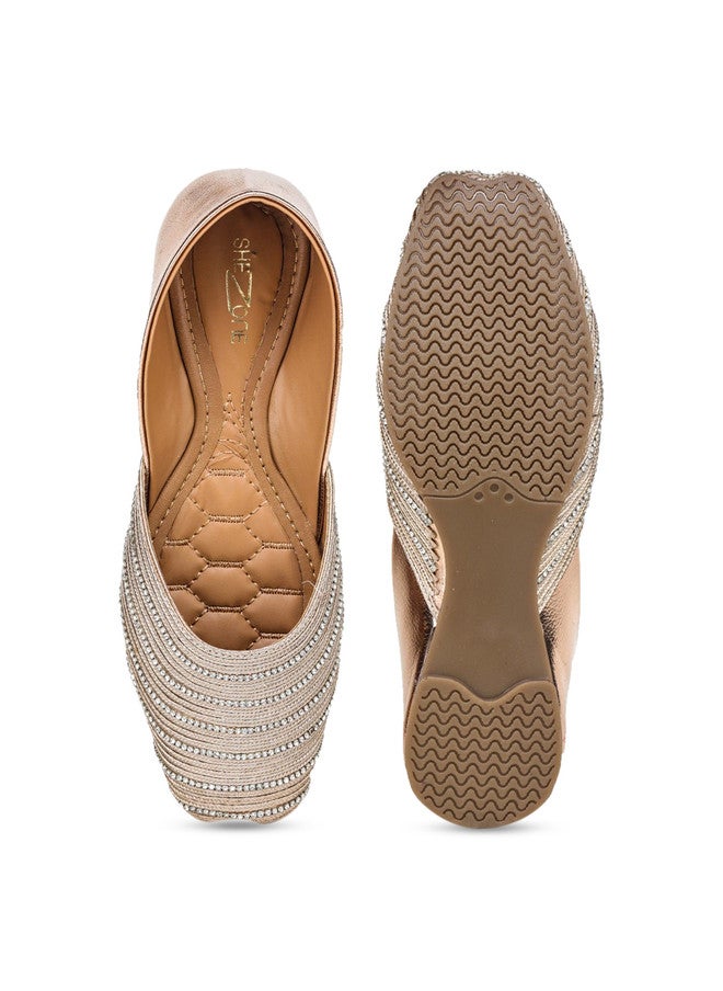 She Zone Gold Embellished Mojaris for Women - Image 5