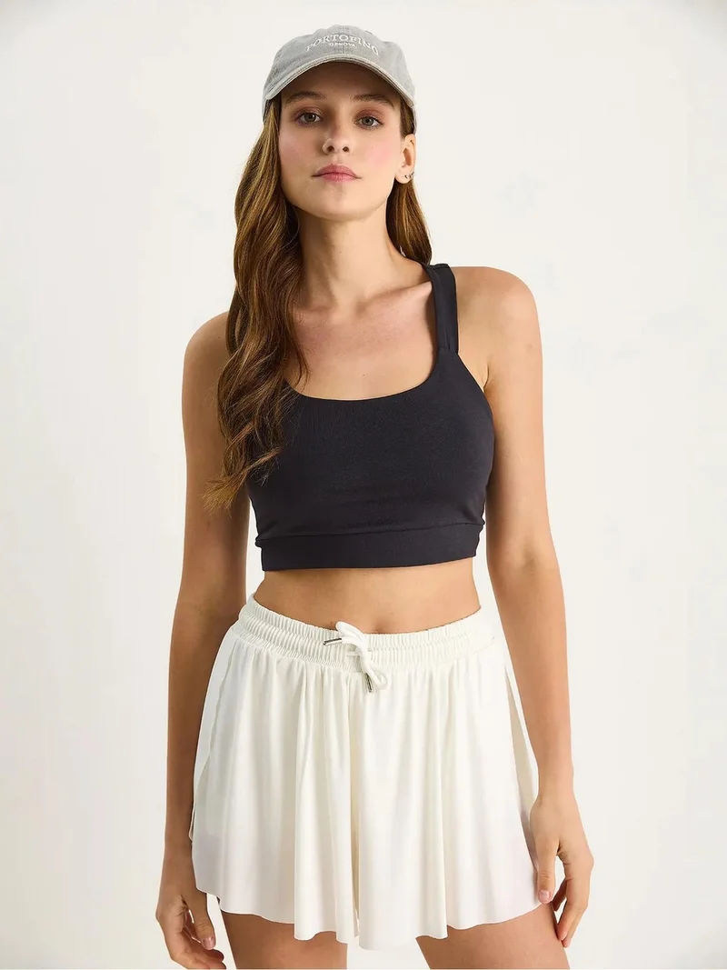 بيانكو لوتشي بلوزة قصيرة بياقة مربعة من لوتشي