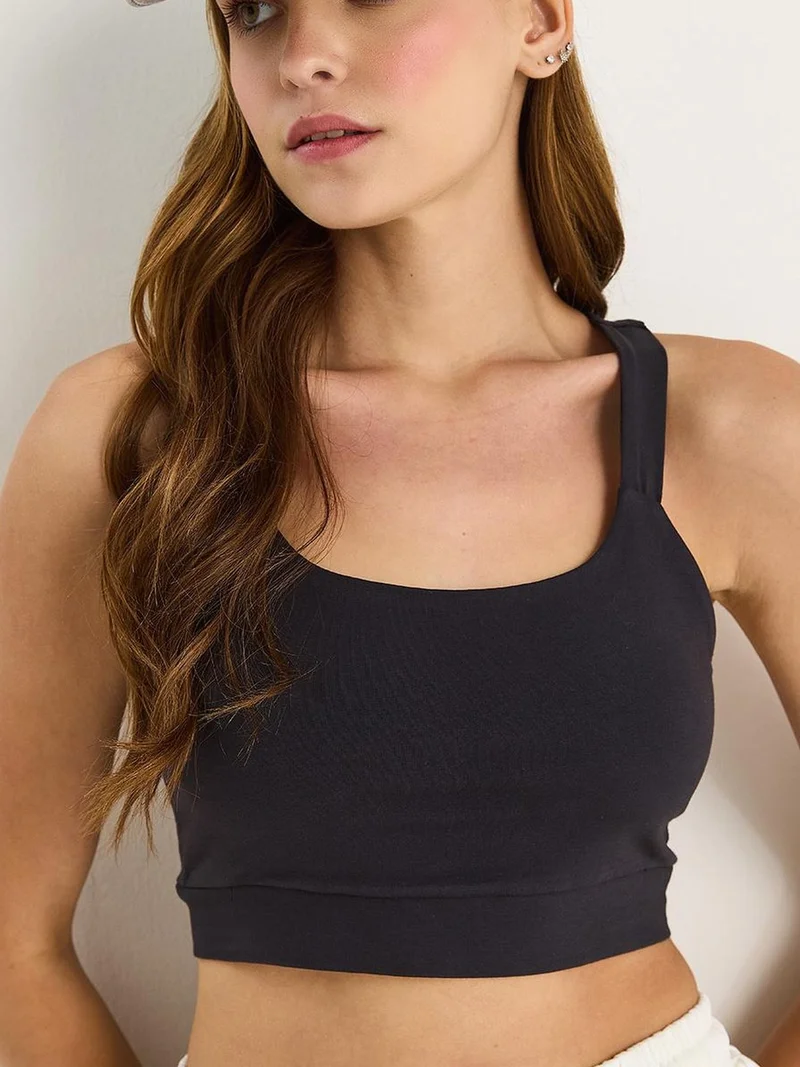 بيانكو لوتشي بلوزة قصيرة بياقة مربعة من لوتشي