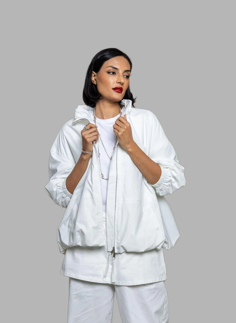 Bond Sport Lightweight Jacket with Zip Closure – White