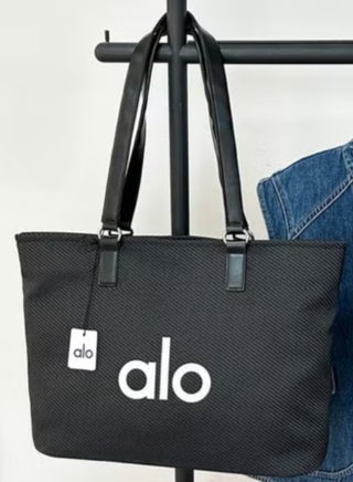 Alo Yoga Shopper Totes UAE | 30-75% OFF | Dubai, Abu Dhabi