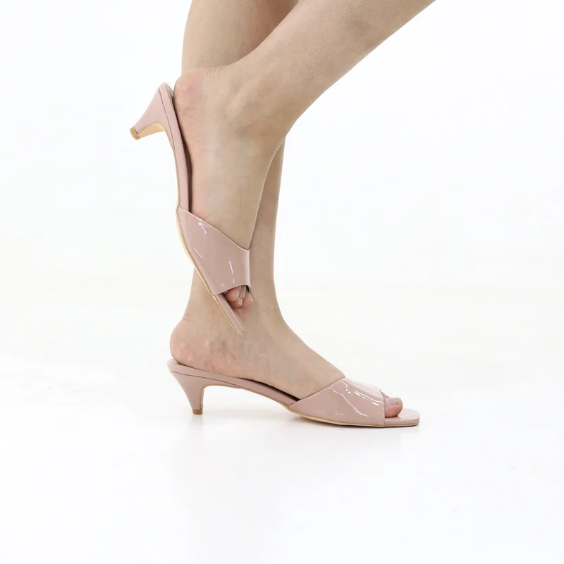 LAMARAPARIS ZOLA LOW KITTEN 5CM HEEL WITH PATENT FINISH