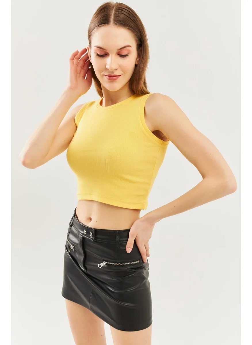 Butikgiz Sarı Sıfır Kol Bisiklet Yaka Vücuda Oturan %100 Pamuklu Kaşkorse Esnek Crop Bluz
