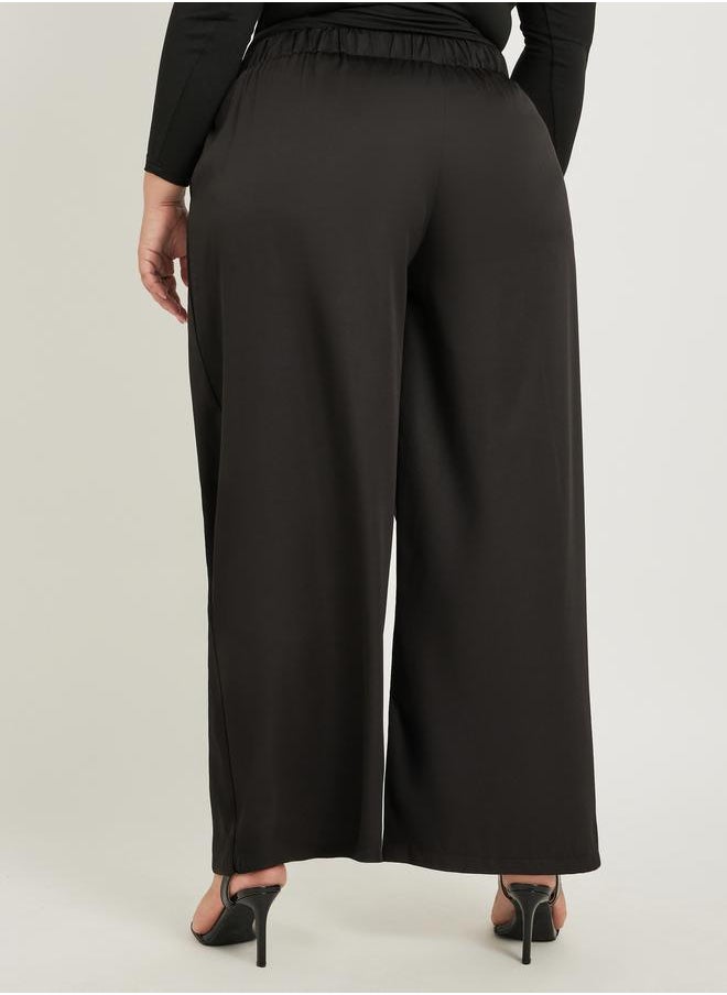 Styli Styli Plus Size Solid Pleated Wide Leg Pants with Button Detail  - Image 4
