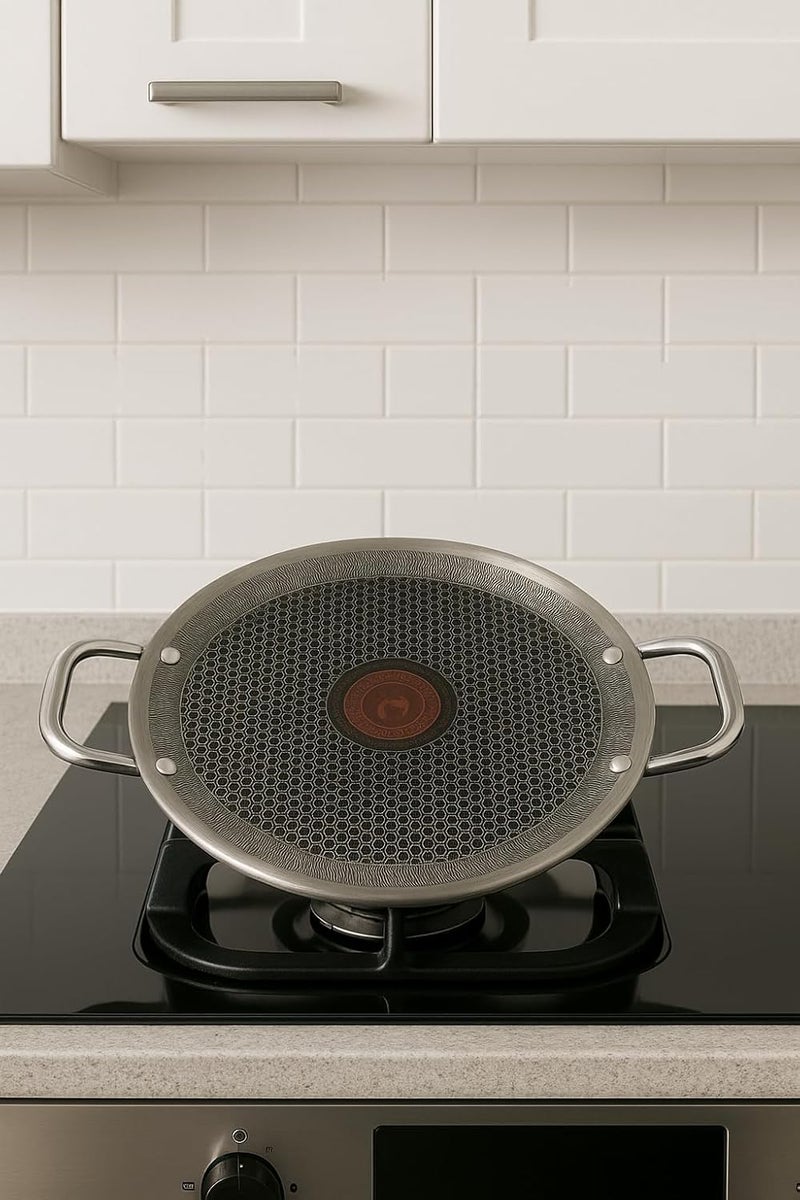 Miracle Traditional Roti Tawa 11.8 Inch – 2.3 mm Thickness Cast Iron Chapati & Tortilla Pan – Round Flatbread Griddle with Handle – Naturally Non-Stick Seasoned Tava – Gas & Induction Compatible - Image 4