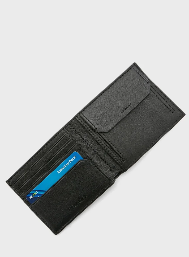 كالفن كلاين محفظة مزينة بشعار الماركة