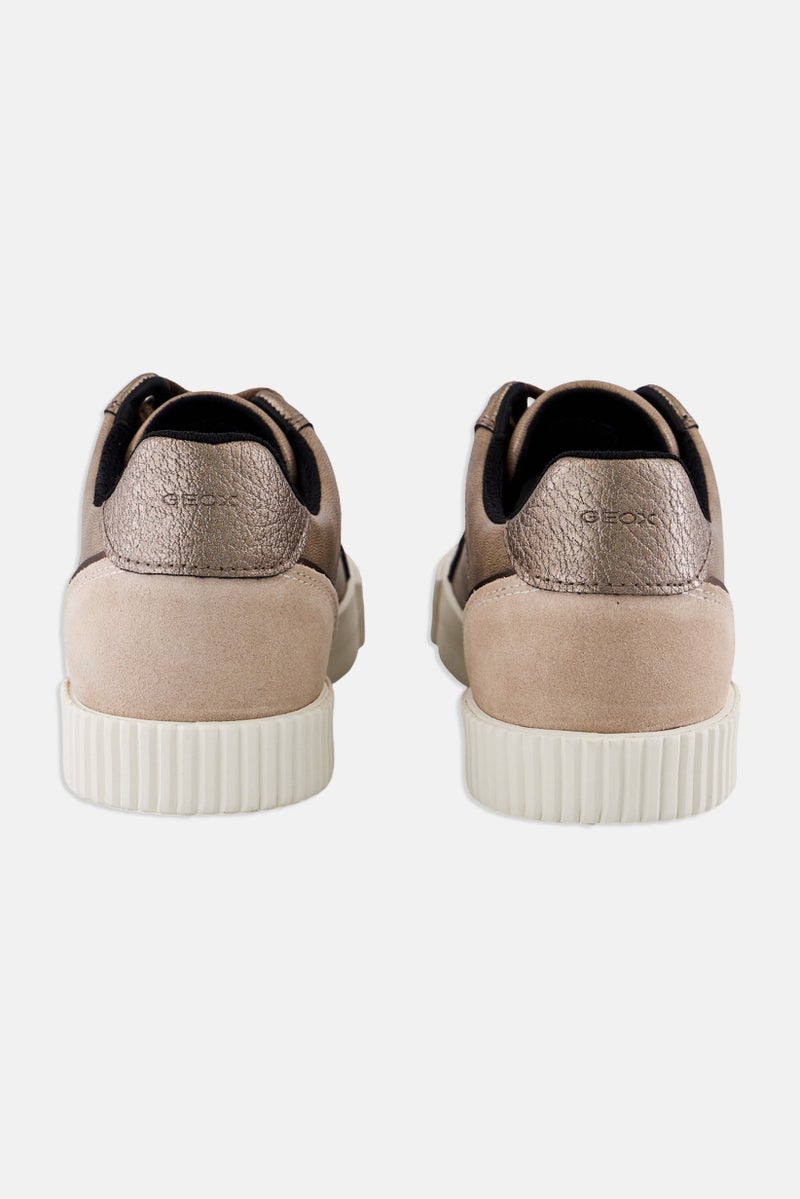 GEOX حذاء رياضي نسائي د بلوميي سي مزود بأربطة، لون بني فاتح - Image 2